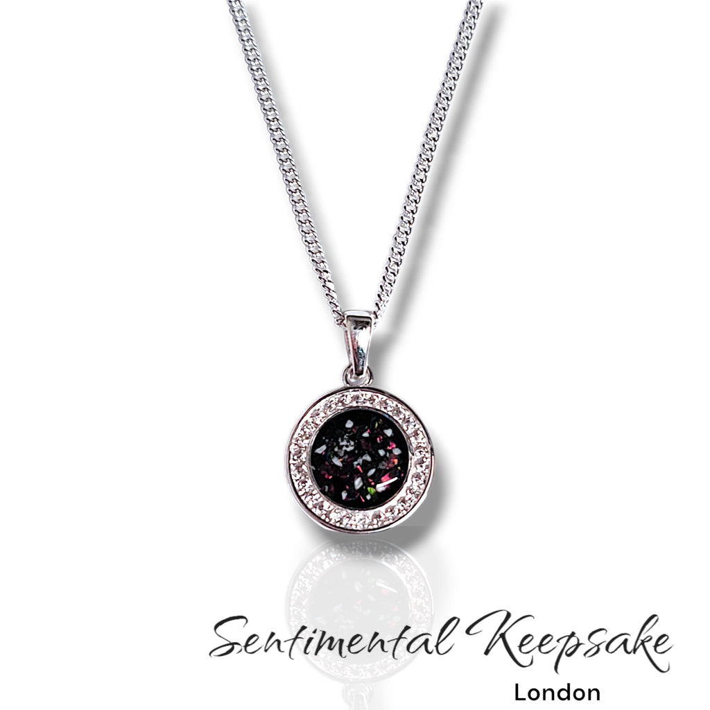 Memorial pendant necklace with ashes 