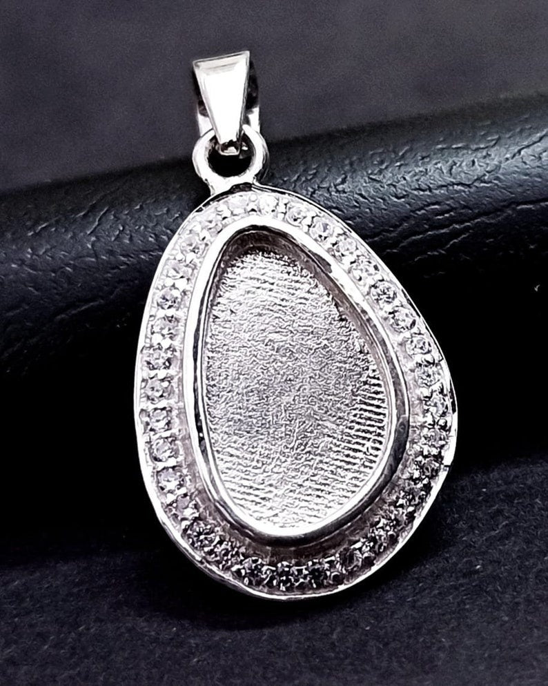 unique shape Halo - 925 sterling silver ashes pendant