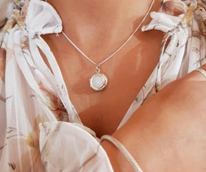 simplicity - Breast milk locket pendant. (resin)